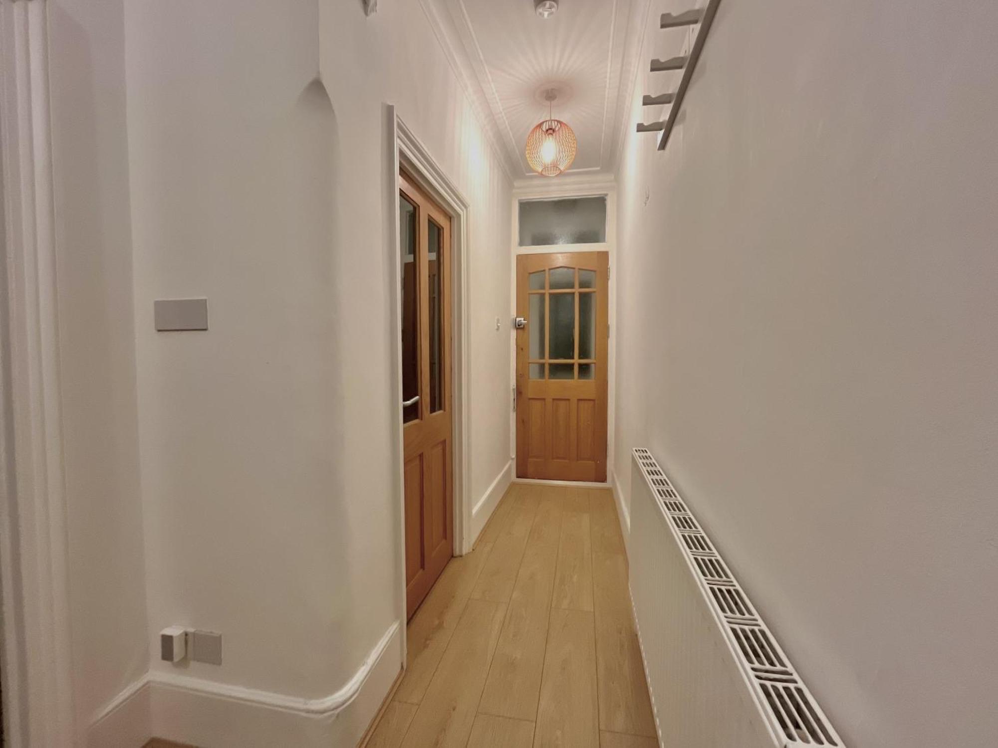 Spacious 3 Bedroom House Near London, O2, Excel, Stratford, Tube Station & Parking Available Vakantiehuis *