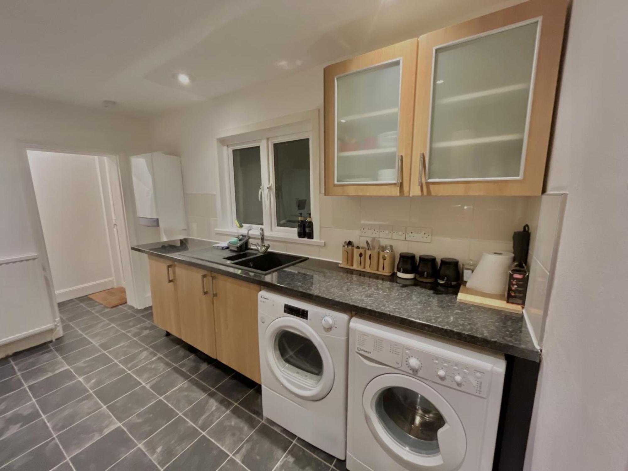 Vakantiehuis Spacious 3 Bedroom House Near London, O2, Excel, Stratford, Tube Station & Parking Available *
